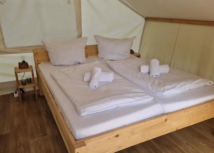 Safarizelt Bled 公寓 *